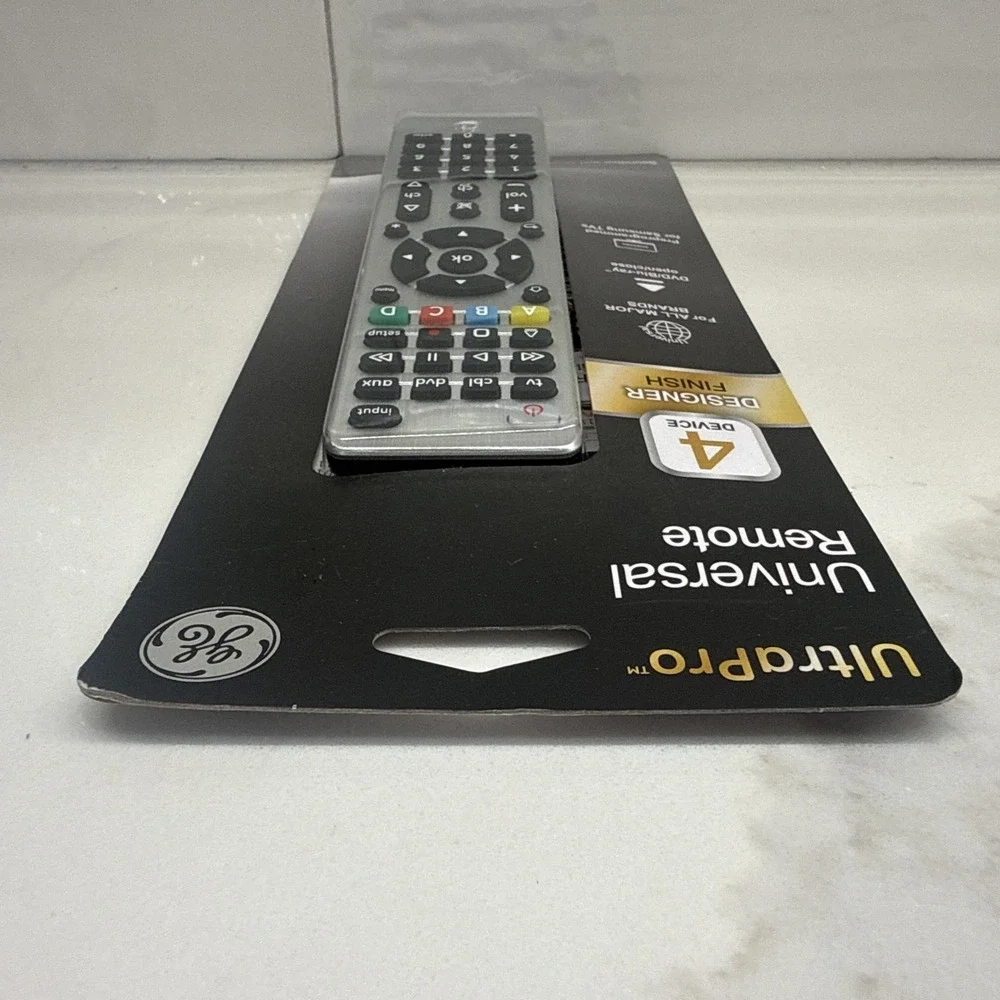 General Electric 33709 4 Device Universal Remote Control - New Silver